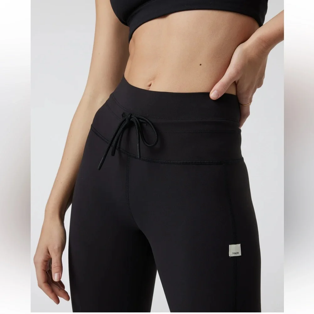 Vuori Black Daily Leggings - Picture 2 of 4